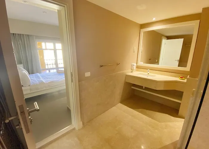 Minimal & 1bdr Abu Tig Marina *